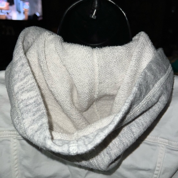 American Eagle Sweater Jean Jacket - Picture 5 of 10